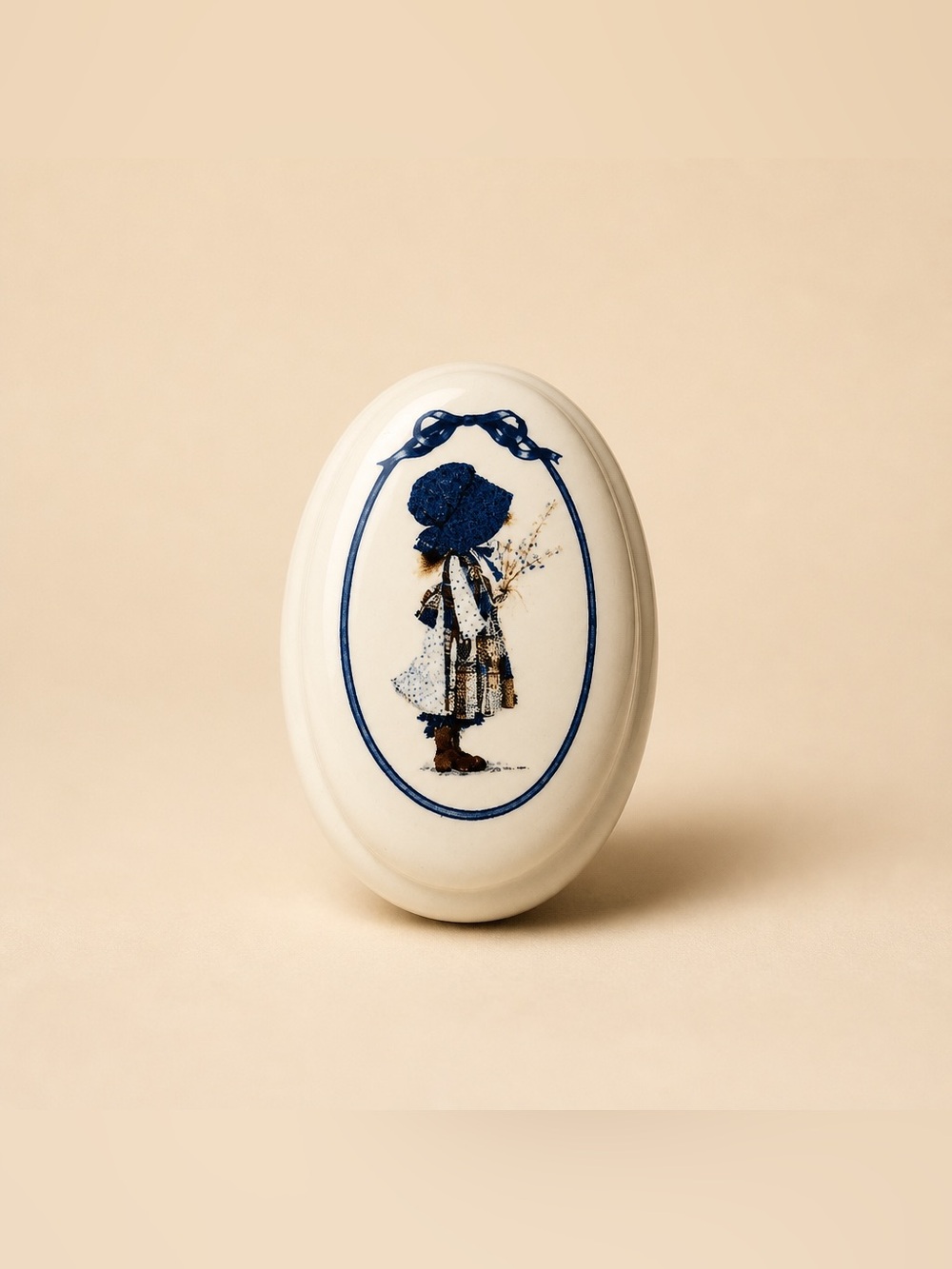 2002 Holly Hobbie white oval porcelain trinket box